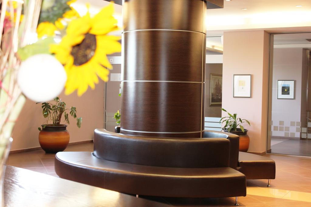 Kendros Hotel Plovdiv Buitenkant foto