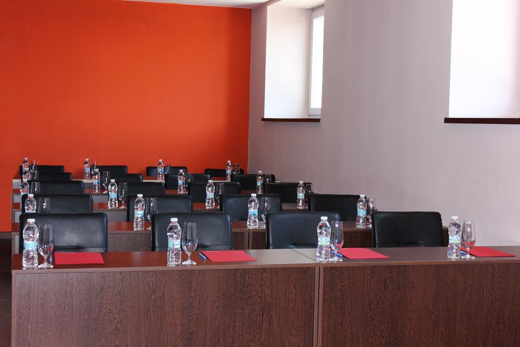 Kendros Hotel Plovdiv Buitenkant foto