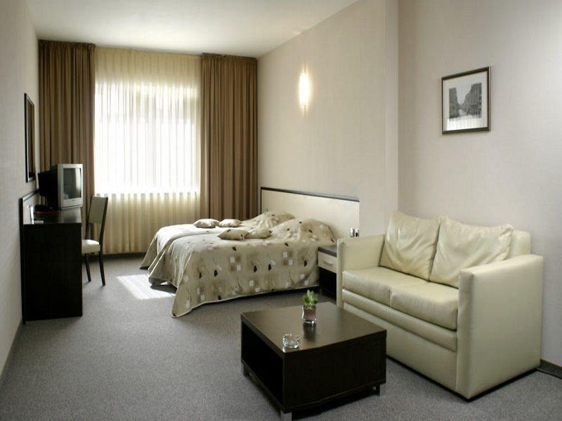 Kendros Hotel Plovdiv Buitenkant foto