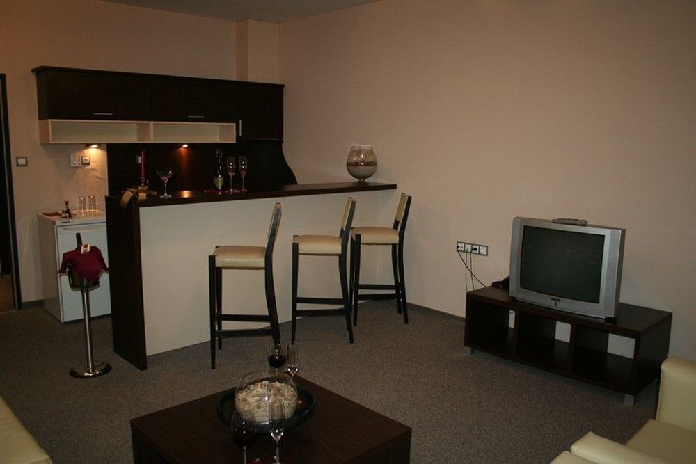 Kendros Hotel Plovdiv Buitenkant foto