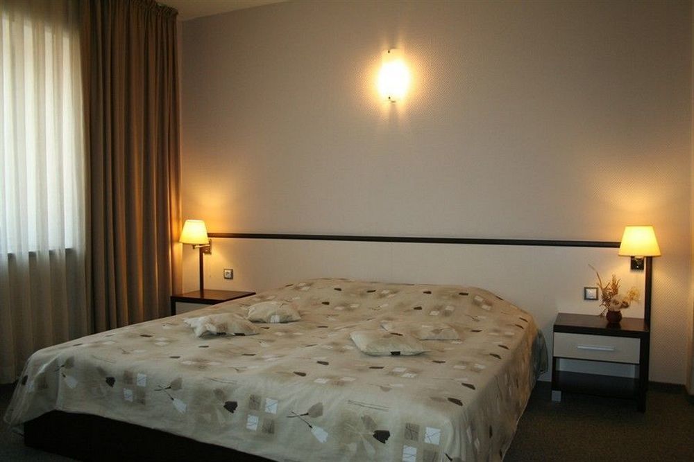 Kendros Hotel Plovdiv Buitenkant foto